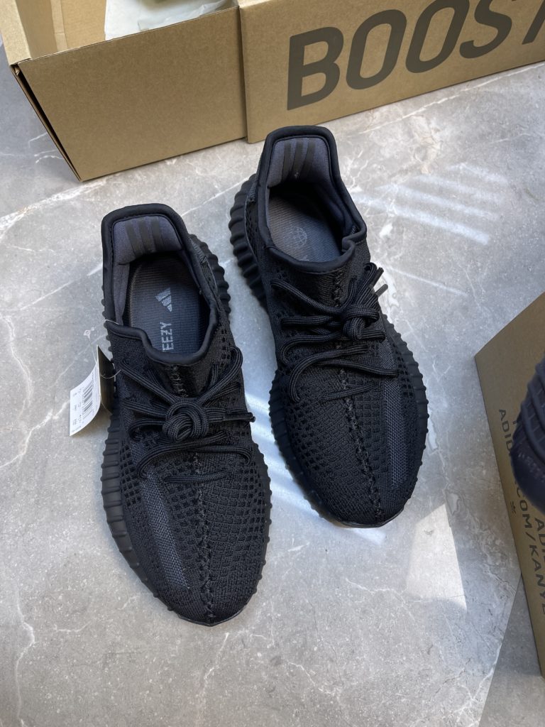 Yeezy Boost 350 V2 "Onyx" 7 Yeezy Boost 350 V2 "Onyx"