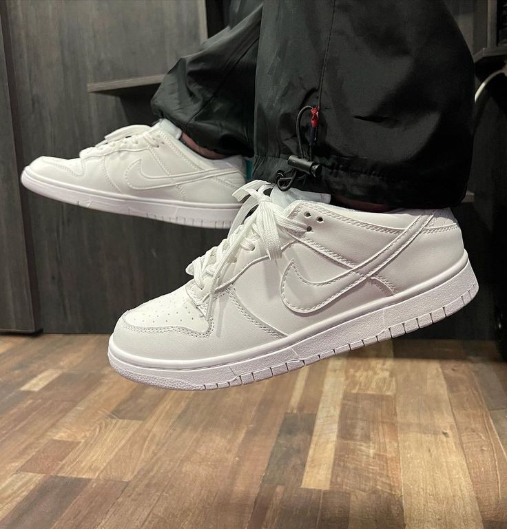 Nike Dunk Low Triple White 7 Nike Dunk Low Triple White